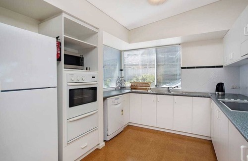 Binningup Casa | McCallum House - cómodo, 3 dormitorios, vistas al mar