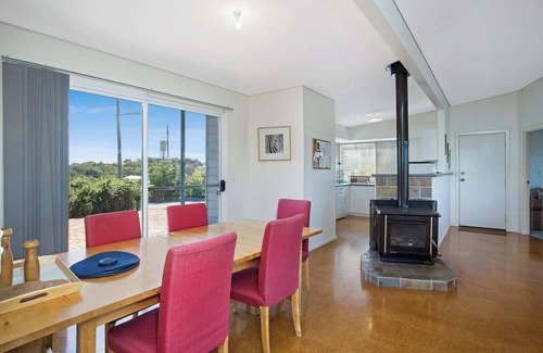 Binningup Casa | McCallum House - cómodo, 3 dormitorios, vistas al mar