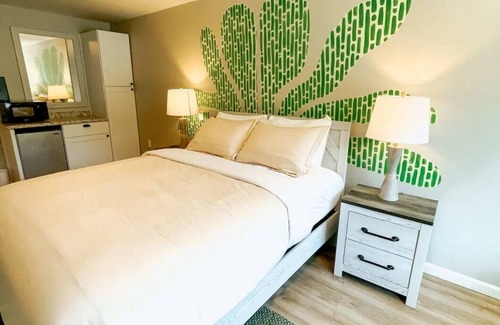 Townsend Hotel | Meadow Room at The Trailblazer Unit 5