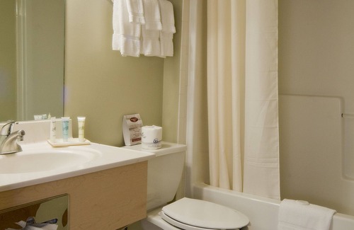 Secaucus Hotel | Meadowlands Plaza Hotel