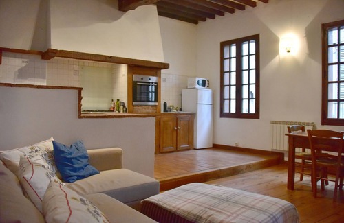 Saint-Antonin Noble Val Casa | Casa de pueblo medieval en el corazón del pueblo W Piscina privada, terraza y patio tranquilo