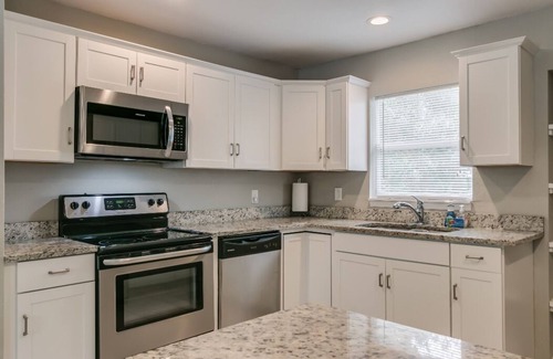 West Melbourne Casa | Melbourne 6 bed/2 bath Sleeps 12 BEDS 5King/1Qn