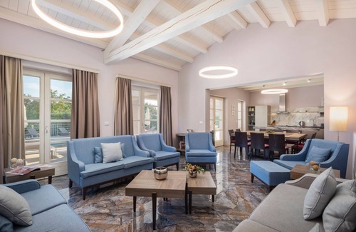 Rezanci Villa | Melitta Villas - Quince Habitaciones Villa, Capacidad 36