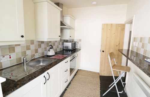 Brynsiencyn Cabaña | MENAI COTTAGE, pet friendly, character holiday cottage in Brynsiencyn