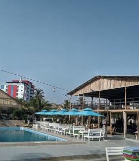 Lome Apartamento | MERAKI BEACH RESORT Lodges