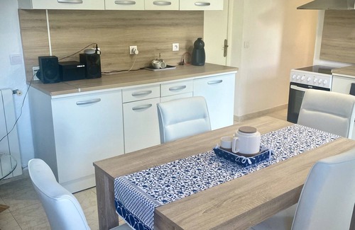 La Grand-Chile Casa | Mercantour retreat in a serene private 12.5 acres of land