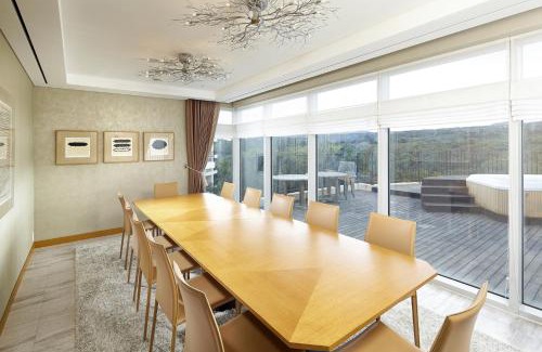 Jungmun Hotel | Mercure Ambassador Jeju