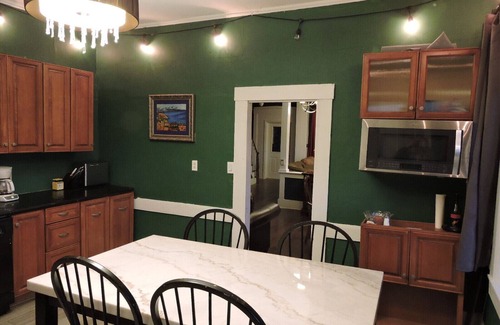 Richmond Casa | Merrymeeting Bay, entire house, free parking, full kitchen, mid-coast hub