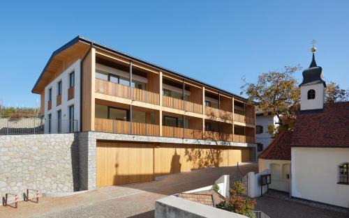 Rasa Apartamento | MESNERHOF CHALET - Ruhe, Rückzug & Südtiroler Charme mit kostenlosem Parken in der Tiefgarage