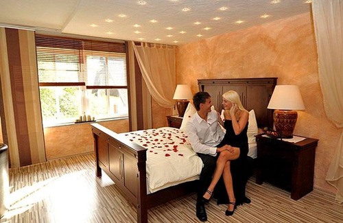 Spittal an der Drau Cama Y Desayuno | Mexican themed room Chichen Itza - The bedroom - Experience &