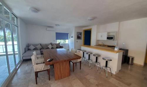 Las Jarretaderas Hotel | Miami Inn