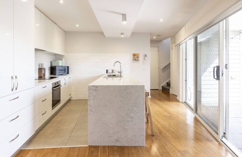Geelong Villa | Mibnb Avoca Place Geelong