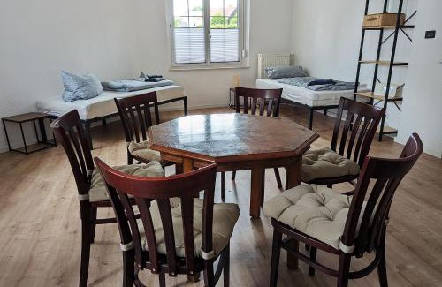 Borna Apartamento | MiCasa TuCasa - große 3-R Wohnung Leipziger Neuseenland Atlas