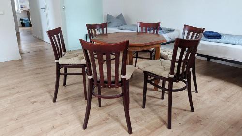 Borna Apartamento | MiCasa TuCasa - große 3-R Wohnung Leipziger Neuseenland Atlas