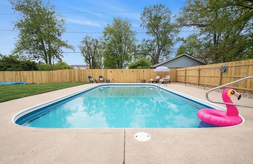 South Bend Casa | Michiana Poolside Getaway - Close to ND, Michigan beaches, wineries, and casinos