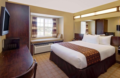 Southside Hotel | Microtel Inn & Suites by Wyndham Prairie du Chien