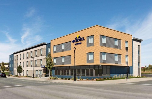Lac-Megantic Hotel | Microtel Inn Suites by Wyndham Lac-Megantic