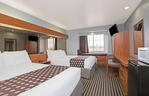 Garland Hotel | Microtel Inn & Suites by Wyndham Garland/Dallas