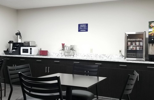 Riverside Hotel | Microtel Inn & Suites by Wyndham Dayton/Riverside OH