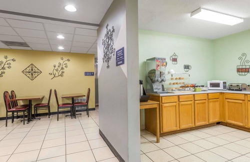 Riverside Hotel | Microtel Inn & Suites by Wyndham Dayton/Riverside OH