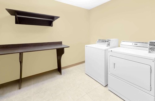 Ozark Hotel | Microtel Inn & Suites by Wyndham Ozark