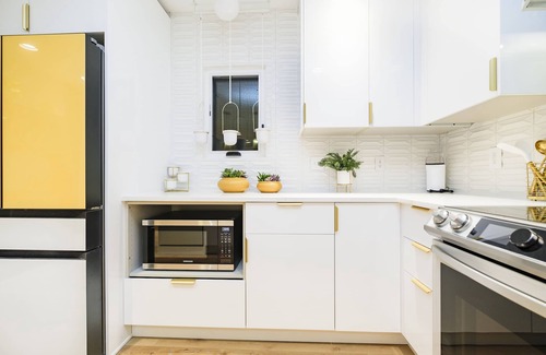 Noblesville Casa | Mid Century Modern townhome in Historical Downtown Noblesville