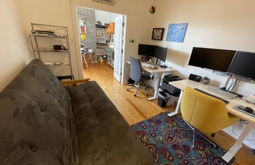 Uptown Historic District Condominio | Mid-term furnished rental in the heart of Uptown with Pool & Gated Parking!