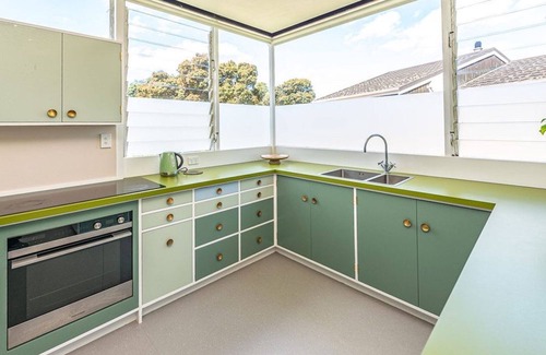 Whanganui Casa | Midcentury Modern Masterpiece - 4bedroom Home in Whanganui