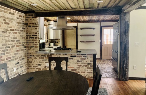 Hattiesburg Cabaña | Midtown-Avenues Cottage