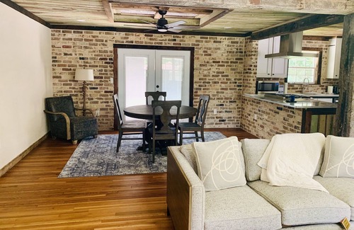 Hattiesburg Cabaña | Midtown-Avenues Cottage