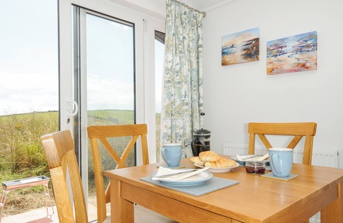 Torpoint Cabaña | MIDWAY LODGE, romantic, character holiday cottage in Kingsand