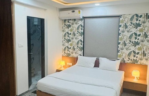 Nashik Cama Y Desayuno | Mighter Crest Studio Apartment