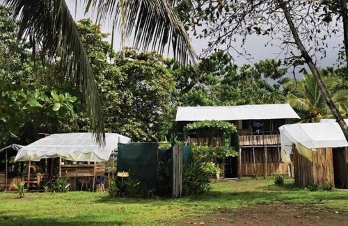 Quepos Alquiler De RV | Miguel Surf Camp