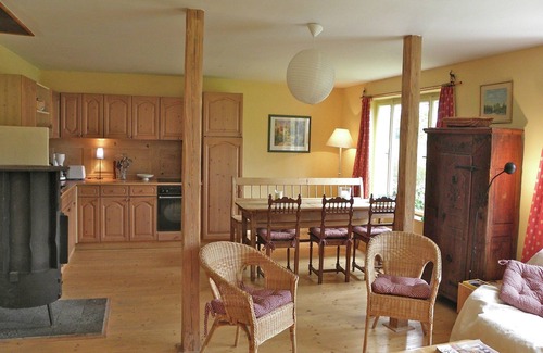 Milire Casa | Casa familiar con jardín Milíře