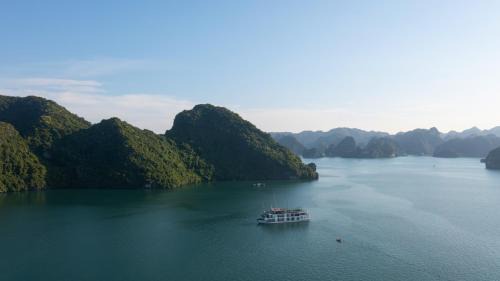 Ha Long Hotel | Mila Cruises