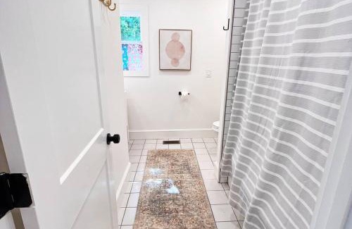 Jefferson Casa | Mill House in Beautiful Downtown Jefferson