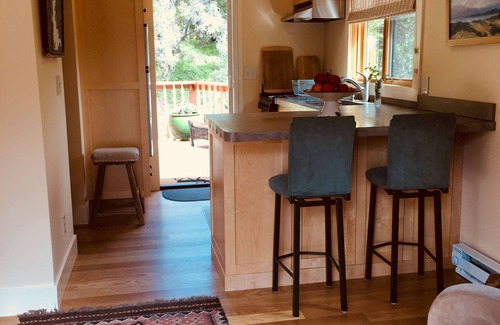 Mill Valley Cabaña | Mill Valley Nature Cottage. Soleado. Sereno. Escapada romántica. Hikers / Bikers Dream