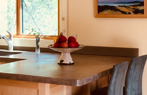 Mill Valley Cabaña | Mill Valley Nature Cottage. Soleado. Sereno. Escapada romántica. Hikers / Bikers Dream