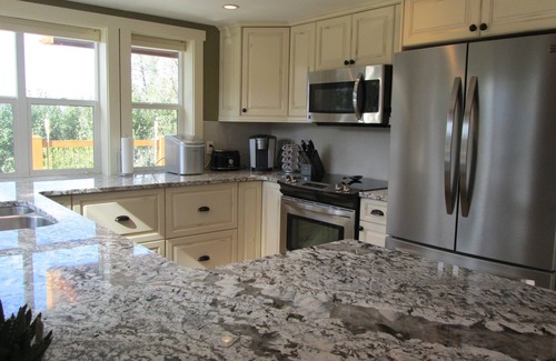 East Kootenay Cabina | Million Dollar views. Luxury Cabin on Private Estate Property