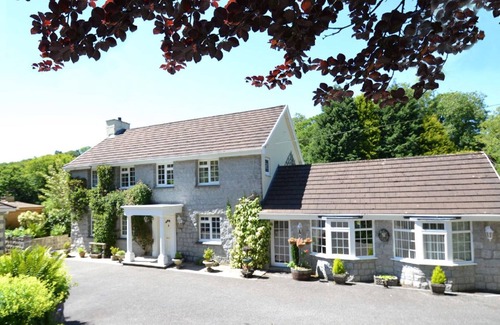 Mount Cabaña | Refugio tranquilo de Millpool Lodge con 3 acres de impresionantes jardines, cascadas y jacuzzi