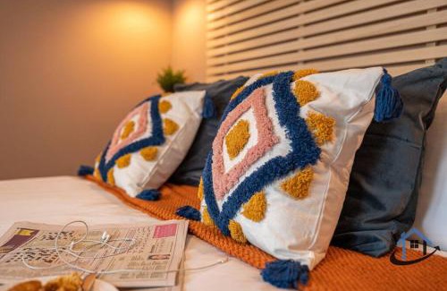 Northampton Casa | Minchin House, nr Npton Saints Rugby, sleeps 8