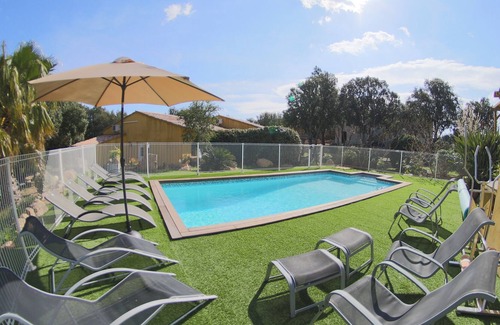 San-Gavino-di-Carbini Villa | Mini villa adosada en residencia con piscina climatizada, aire acondicionado y wifi