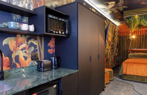 Greater Johannesburg Metropolitan Area Hotel | Mint Hotel Sandhurst