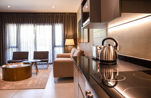 Greater Johannesburg Metropolitan Area Hotel | Mint Hotel Sandhurst