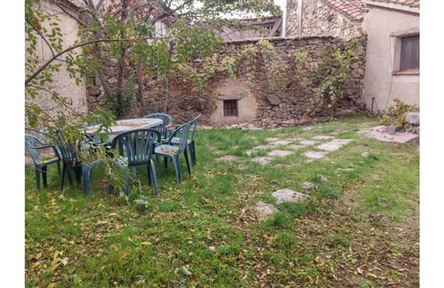 Basardilla Cabaña | Casa Minus. Acogedora casa en entorno rural.