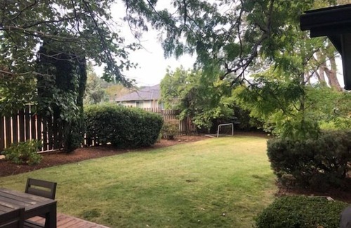 Hood River Casa | NUEVO ~ 30 días mínimo: 2,300 pies cuadrados en casa, a minutos del centro, patio trasero cercado, aire acondicionado y mascotas bienvenidas