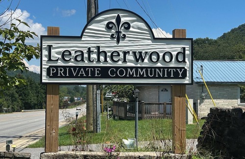 Maggie Valley Cabaña | Minutes from Snow Tubing