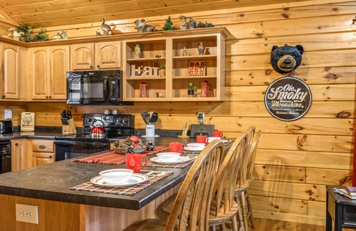 Sevierville Cabina | Enganchado en los Smokies! A minutos de Dollywood, cerca de todas las atracciones del área.