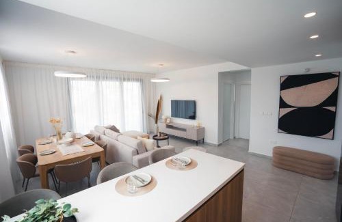 Paphos Apartamento | Mira Paphos - 2bdr Apartment with Private Terrace