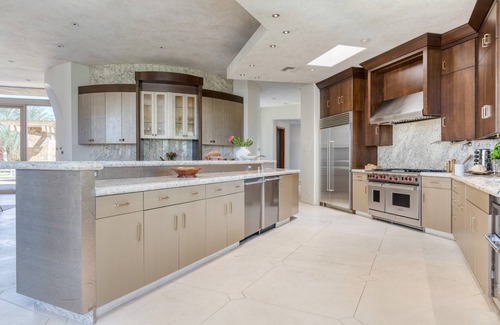 Coachella Cabaña | Mirabella by Avantstay Private Lake + Kayaks & Paddle Boating!